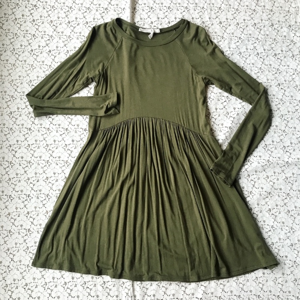 BCBG Olive long sleeve peplum T-shirt dress
